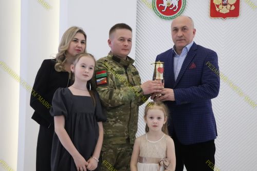 Азнакайдан Хәмидуллиннар «гаилә учагын» кабул иттеләр