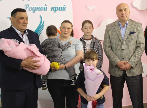 Махсус хәрби операциядә катнашучы азнакайлының гаиләсен дүртенче баласы тууы белән котладылар