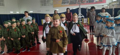 Азнакайда балалар арасында хәрби җыр һәм сафта йөрү бәйгесе үтте
