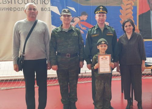 Азнакайда балалар арасында хәрби җыр һәм сафта йөрү бәйгесе үтте