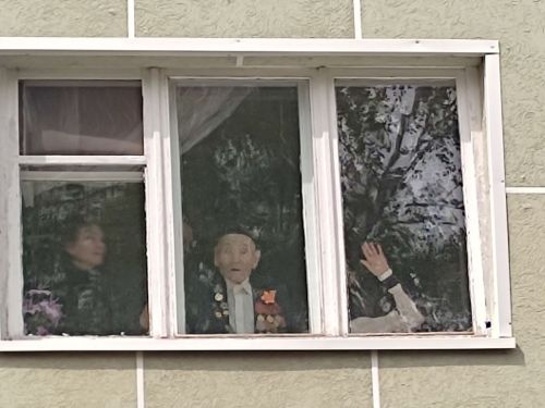Азнакайда районыбызда бердәнбер Бөек Ватан сугышы ветераны, фронтовик Гайнулла Әюповны котлаулар дәвам итә