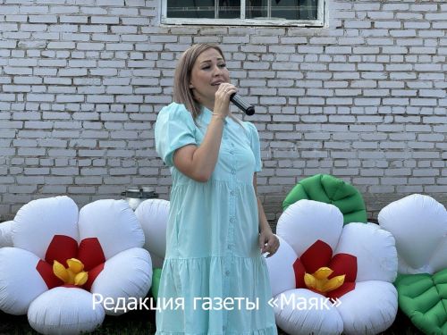 В Азнакаево отметили День работника торговли