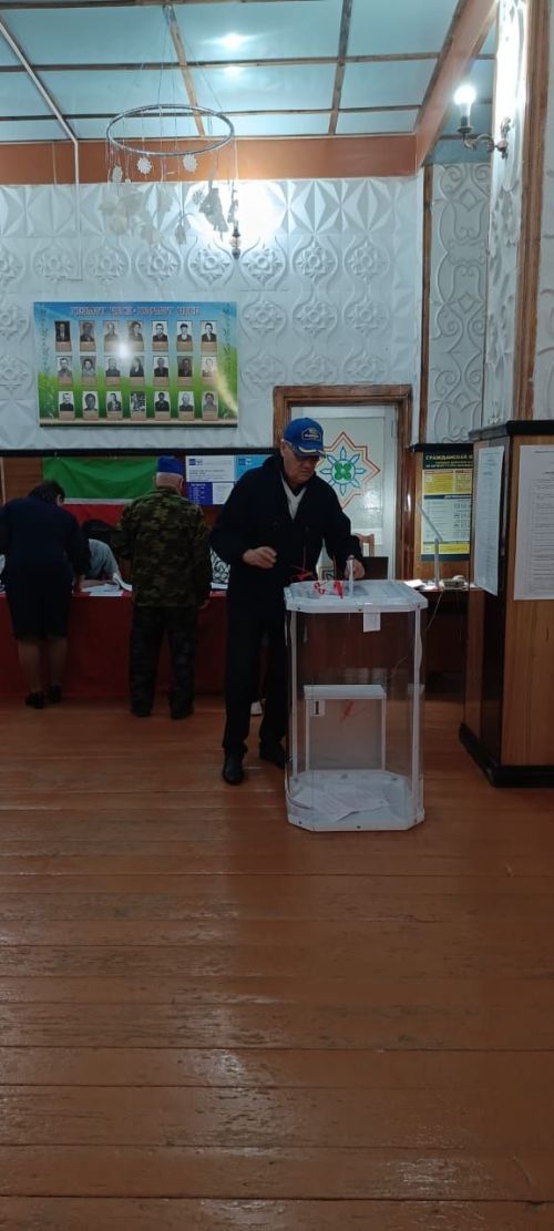 Среди первых в селе Агерзе проголосовали ветераны