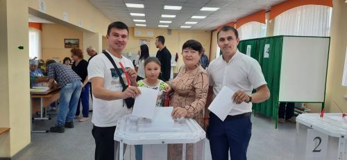 Азнакайлылар сайлауларга гаиләләре белән киләләр
