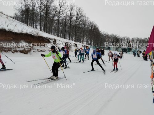 Азнакайда чаңгы спортын үз иткән гаиләләр көч сынашты