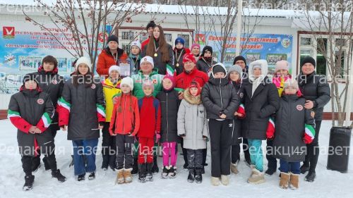 Азнакайда чаңгы спортын үз иткән гаиләләр көч сынашты