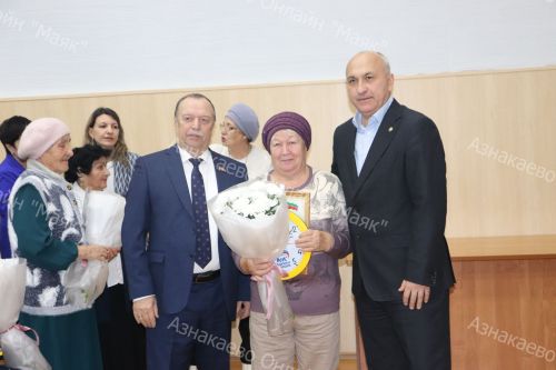 Бүген Азнакай гөрли