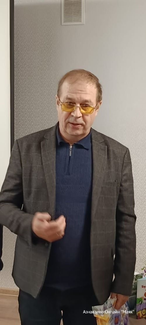Шагыйрә бәйрәмгә җыйды