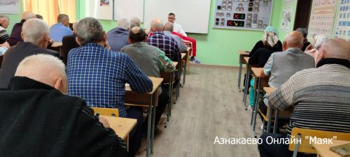 Азнакайда өлкән яшьтәге машина йөртүчеләр арасында юл грамоталылыгын арттыруга юнәлдерелгән агарту чарасы узды