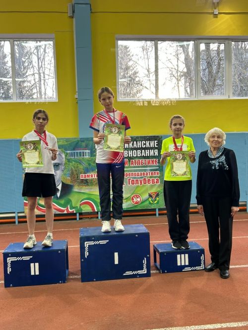 Азнакай спортчылары тиз йөгерә