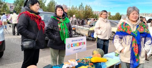 Азнакайда Халыкара укытучылар көненә багышланган ярминкә узды