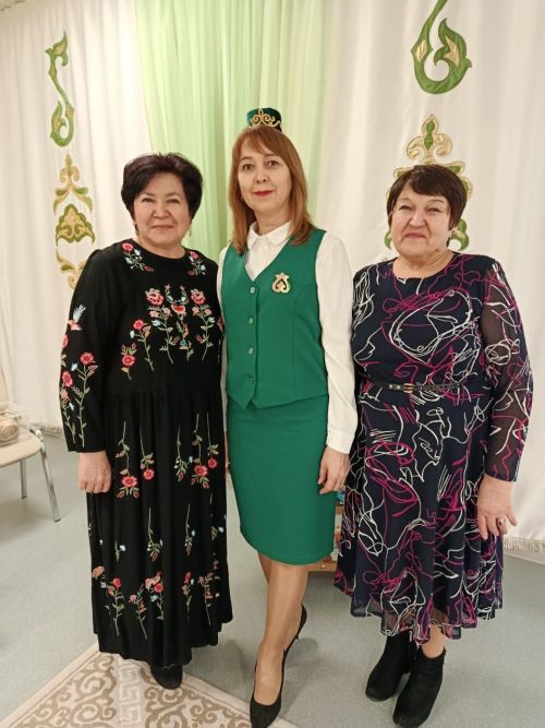 Азнакай шагыйрәләре балалар бакчасында кунакта булды