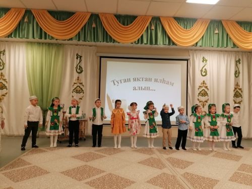 Азнакай шагыйрәләре балалар бакчасында кунакта булды