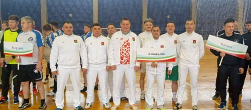 Азнакай район муниципаль хезмәткәрләре футбол командасы - республикада икенче!