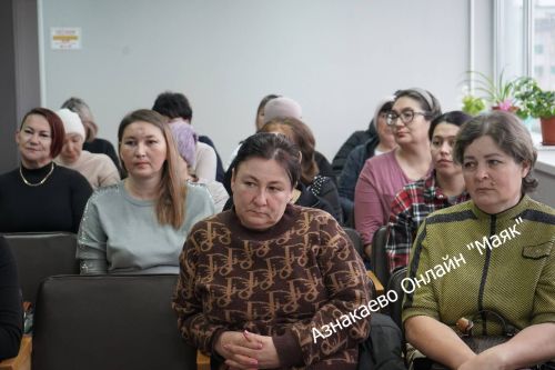 Забота в каждом письме: в Азнакаево чествовали почтальонов