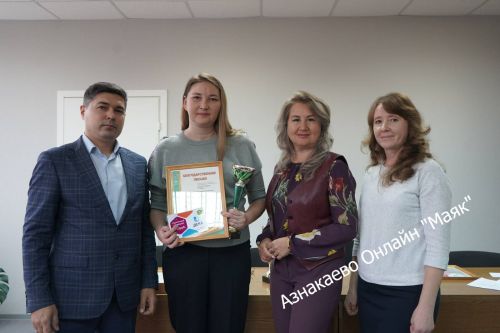 Забота в каждом письме: в Азнакаево чествовали почтальонов