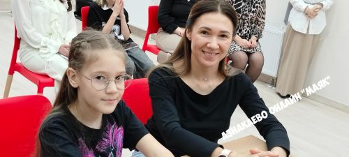 Азнакайда әниләр көненә багышланган чара узды
