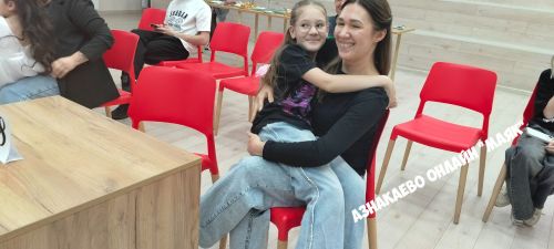 Азнакайда әниләр көненә багышланган чара узды