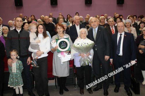Азнакайда танылган җәмәгать һәм сәясәт эшлеклесе Әнвәр Баһаветдиновның тууына 100 ел тулу уңаеннан истәлекле чаралар үтте