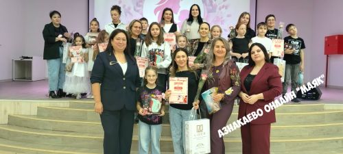 Азнакайда әниләр көненә багышланган чара узды