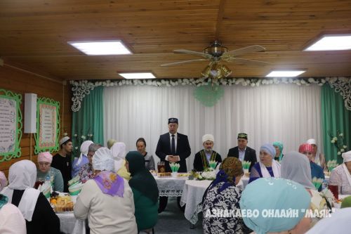Азнакайда солдат әниләре белән очрашу узды