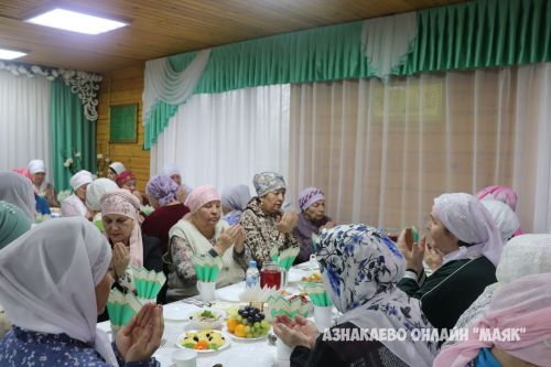 Азнакайда солдат әниләре белән очрашу узды