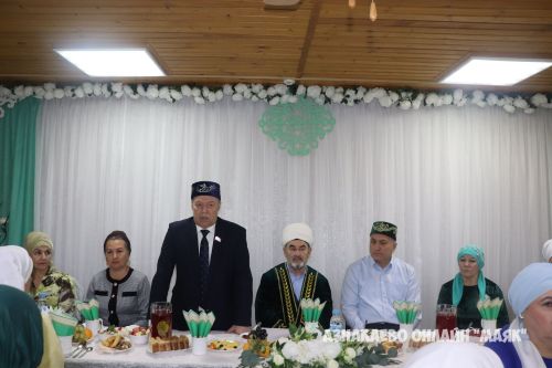 Азнакайда солдат әниләре белән очрашу узды
