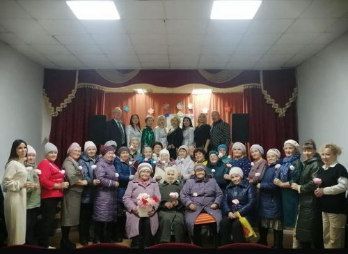 Мәнәвез авылында Әниләр көнен зурлап билгеләп үттеләр