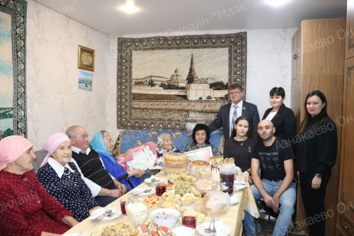 Җиңү бистәсендә Абдуллина Мәгъсүмә Дәүләтша  кызы 100 яшьлек юбилее уңаеннан котлаулар кабул итте