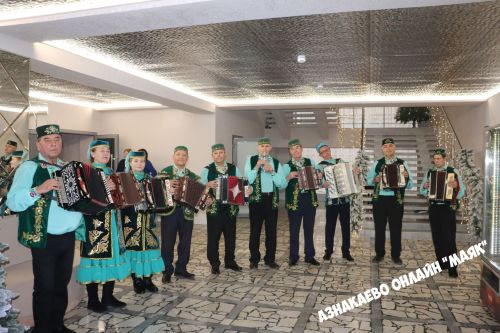 Азнакай район-шәһәр Мәдәният йортында авыл хуҗалыгы хезмәткәрләренә багышланган тантана узды.