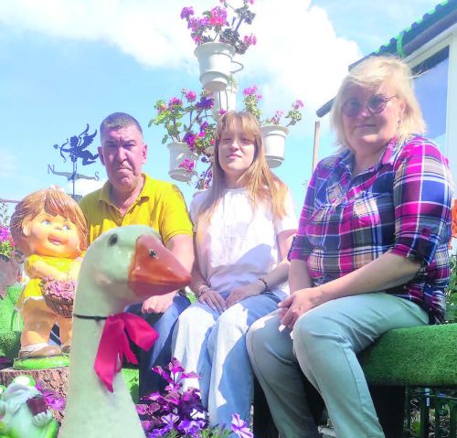 Мин лейка күтәреп йөрмим