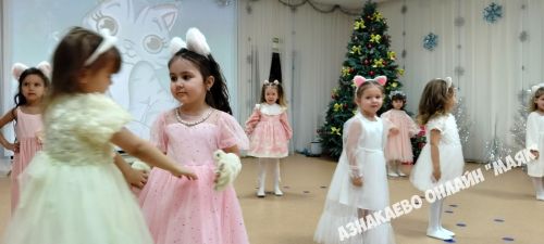 Азнакайда “Балалар бакчасына уенчык бүләк ит” акциясе старт алды