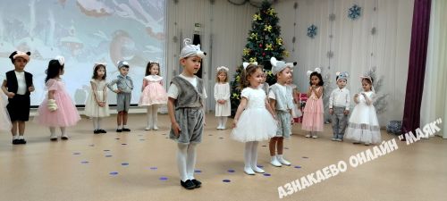 Азнакайда “Балалар бакчасына уенчык бүләк ит” акциясе старт алды