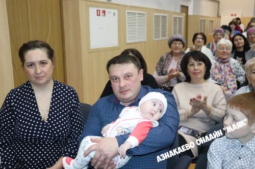 Азнакайда күп балалы гаиләләргә хөрмәт күрсәтелде