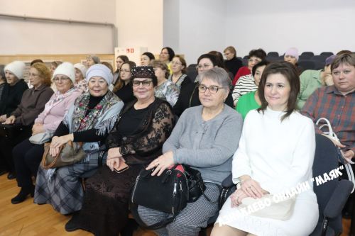 Азнакайда күп балалы гаиләләргә хөрмәт күрсәтелде
