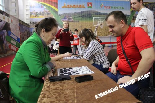 Шашка, дартс, ГТО: физик мөмкинлеге чикле азнакайлылар спартакиадада көч сынашты