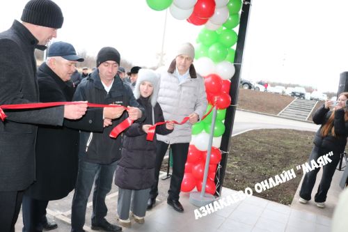 Азнакайда тугыз катлы йорт үз ишекләрен ачты