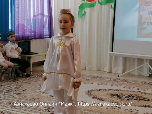 Азнакай шагыйрәләре балалар бакчасында Туган тел бәйрәмендә катнашты