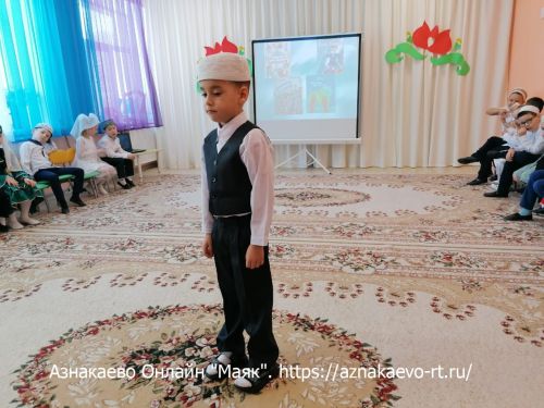 Азнакай шагыйрәләре балалар бакчасында Туган тел бәйрәмендә катнашты
