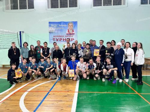 Азнакайда физкультура укытучысы Әгъдәс Әхтәмовны искә алдылар