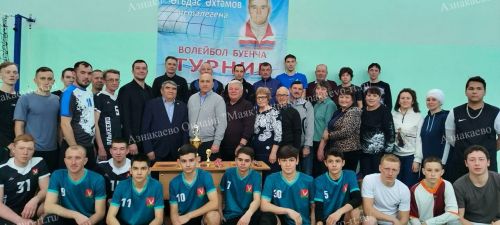Азнакайда физкультура укытучысы Әгъдәс Әхтәмовны искә алдылар