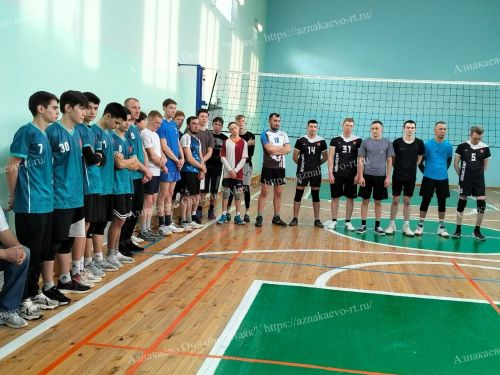Азнакайда физкультура укытучысы Әгъдәс Әхтәмовны искә алдылар