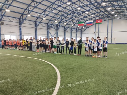 Азнакайда иң яхшы мәктәп футбол командасын ачыкладылар
