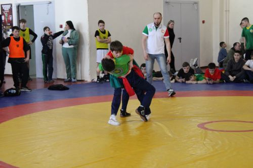 Азнакайда узган район турнирында 85 көрәшче бил алышты