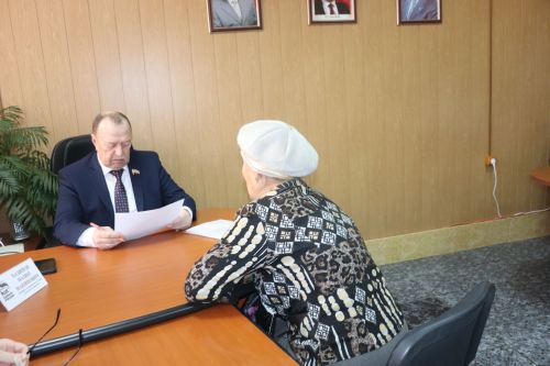 Депутат азнакайлыларны кабул итте