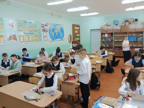 27 юннатов объединения «Друзья природы» провели мозговой штурм, как можно избавиться от космического мусора