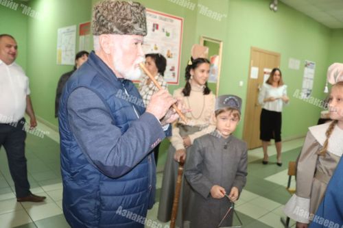 Азнакай үзенең Бөек улын данлады