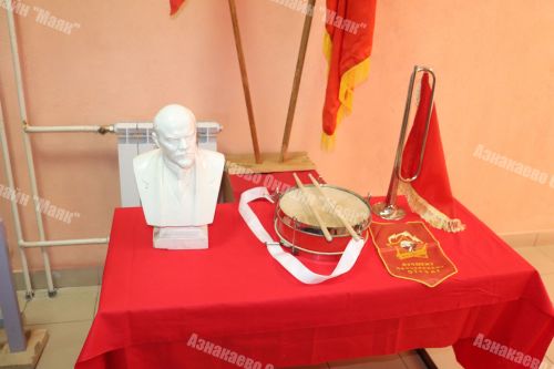 Азнакай үзенең Бөек улын данлады