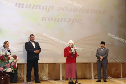 Азнакай үзенең Бөек улын данлады