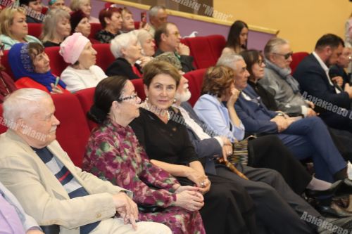 Азнакай үзенең Бөек улын данлады